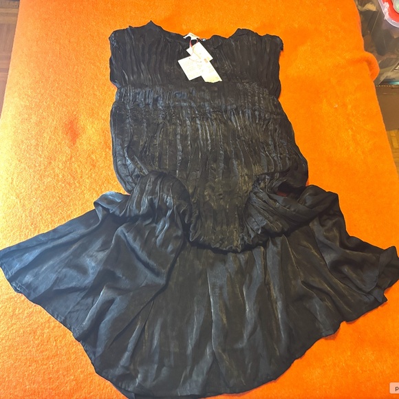 Uniqlo Ines de la Fressange black satin twist pleated short sleeve dress NWT - Picture 3 of 10